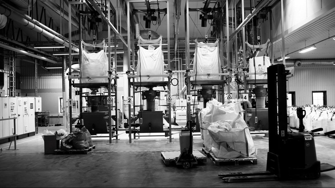 瑞特科電梯地毯生產(chǎn)現(xiàn)場(chǎng).jpg 瑞特科電梯地毯生產(chǎn)現(xiàn)場(chǎng).jpg